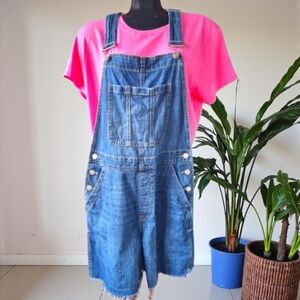 Vintage GAP Shorts With Bib Denim Overalls Size M